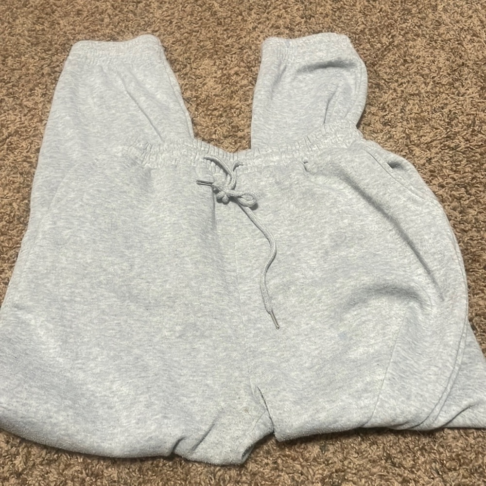 grey sweatpants